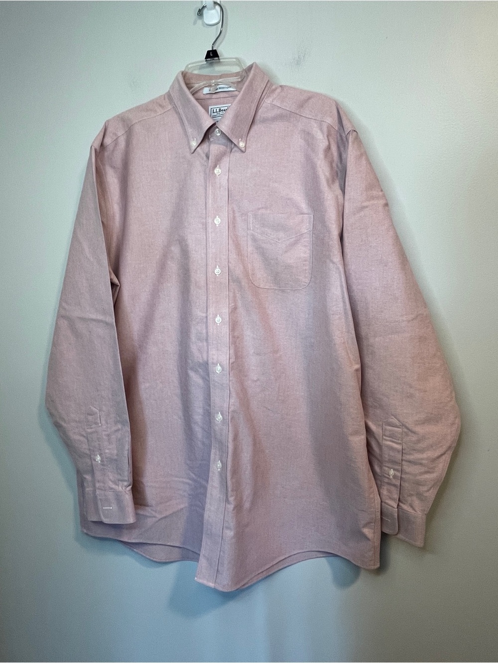 L.L. Bean Mens Pale Pink Oxford Button-Down Wrinkle Resistant Heavy Cotton Shirt